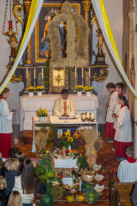 Thumbnail: _JA 24137 Erntedank in Hohenried, Kirche, Messe.jpg